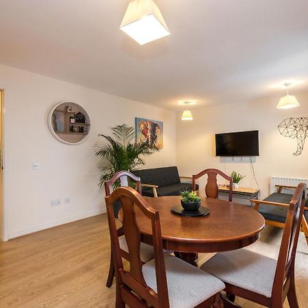 Elegant 2 Bedroom City Centre Apartment - Free Parking - Private Balcony Единбург Екстериор снимка