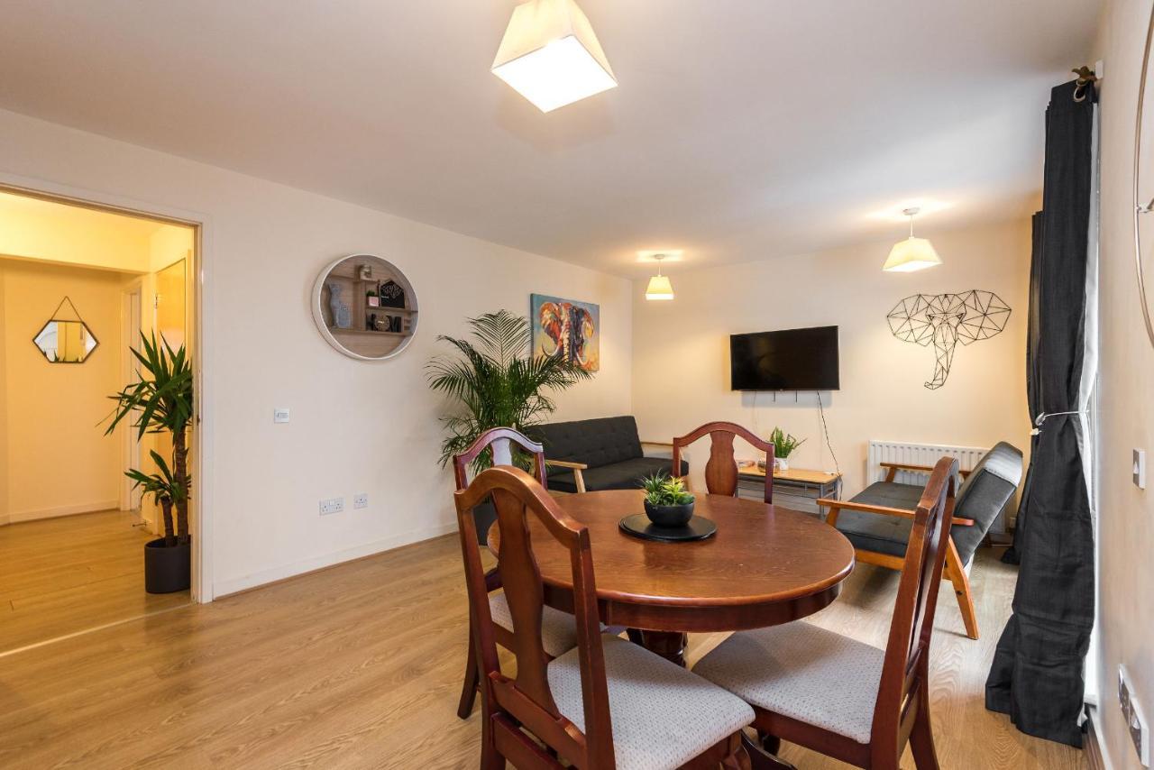 Elegant 2 Bedroom City Centre Apartment - Free Parking - Private Balcony Единбург Екстериор снимка